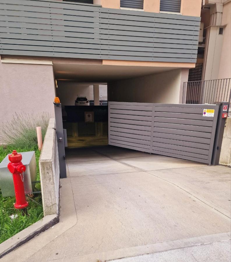 Varese Prime: Central Apartment with AC and Parking Near Train Station Exterior photo