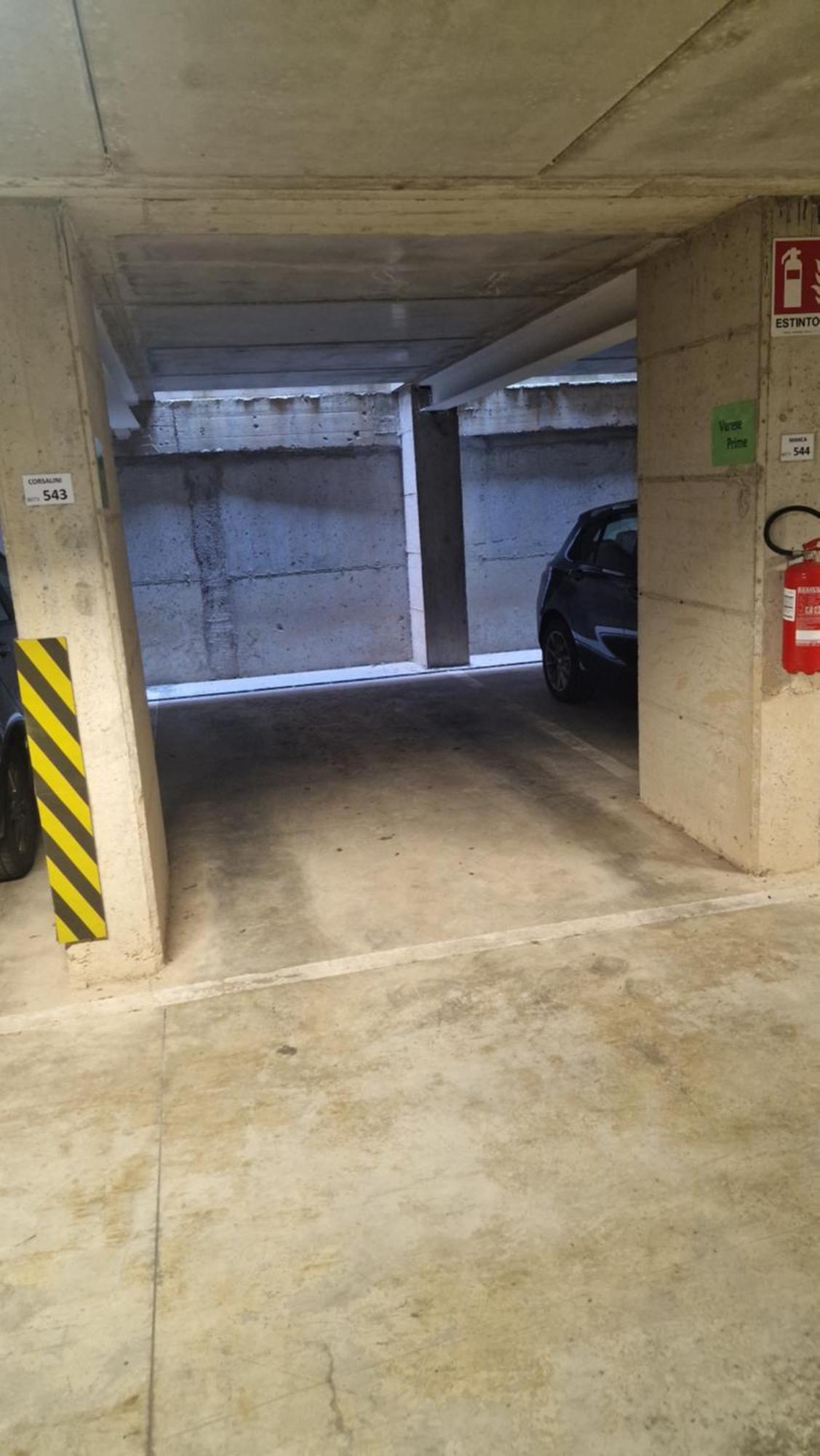 Varese Prime: Central Apartment with AC and Parking Near Train Station Exterior photo