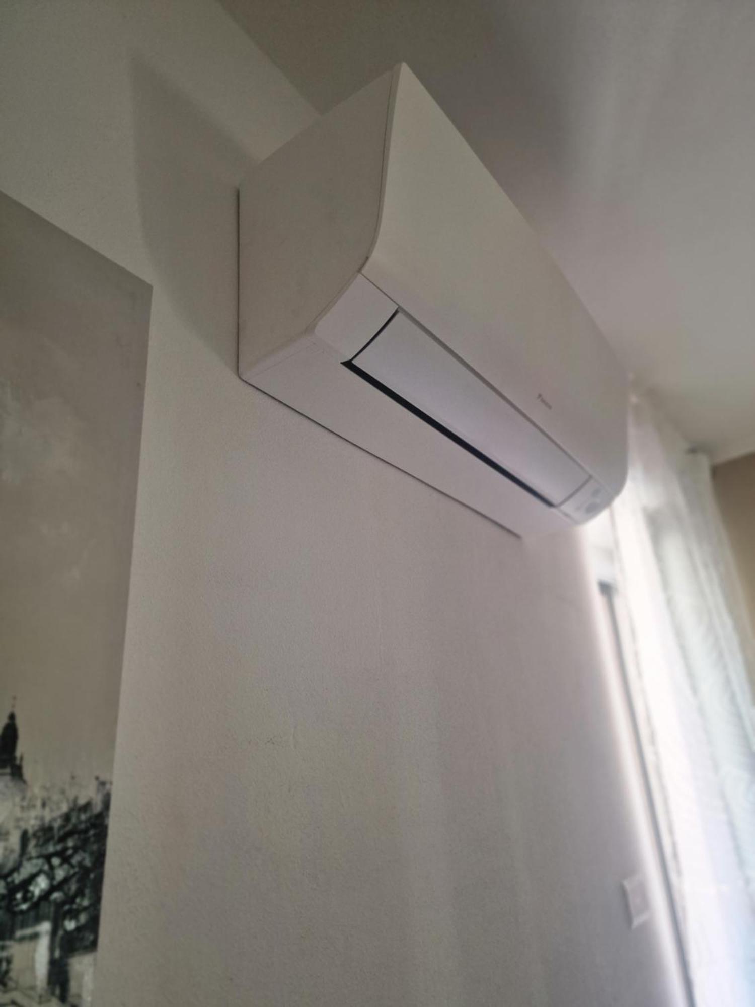 Varese Prime: Central Apartment with AC and Parking Near Train Station Exterior photo